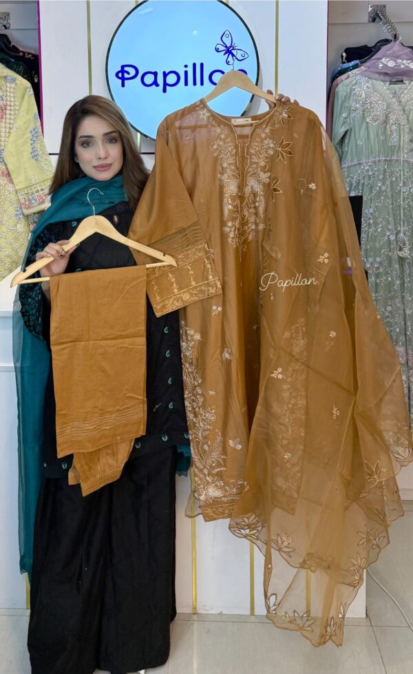 Zarqun Zahra Rubab